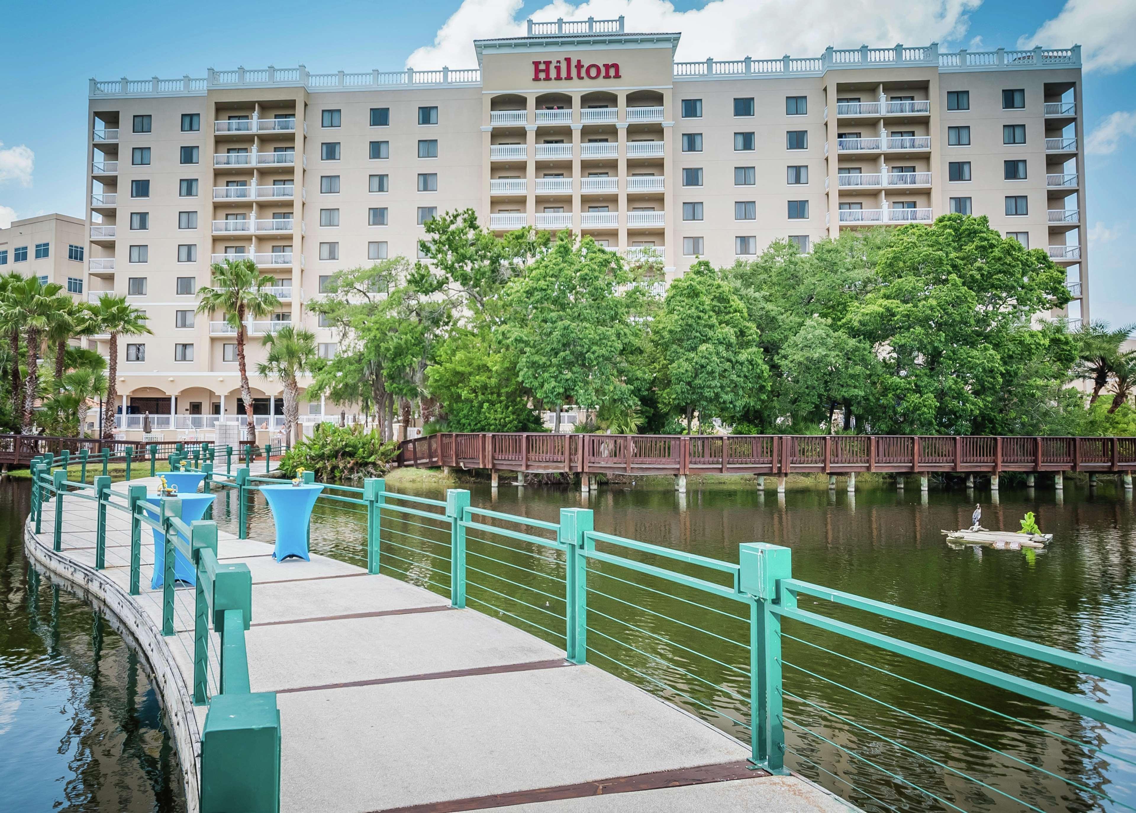Отель Hilton St. Petersburg Carillon Park Экстерьер фото