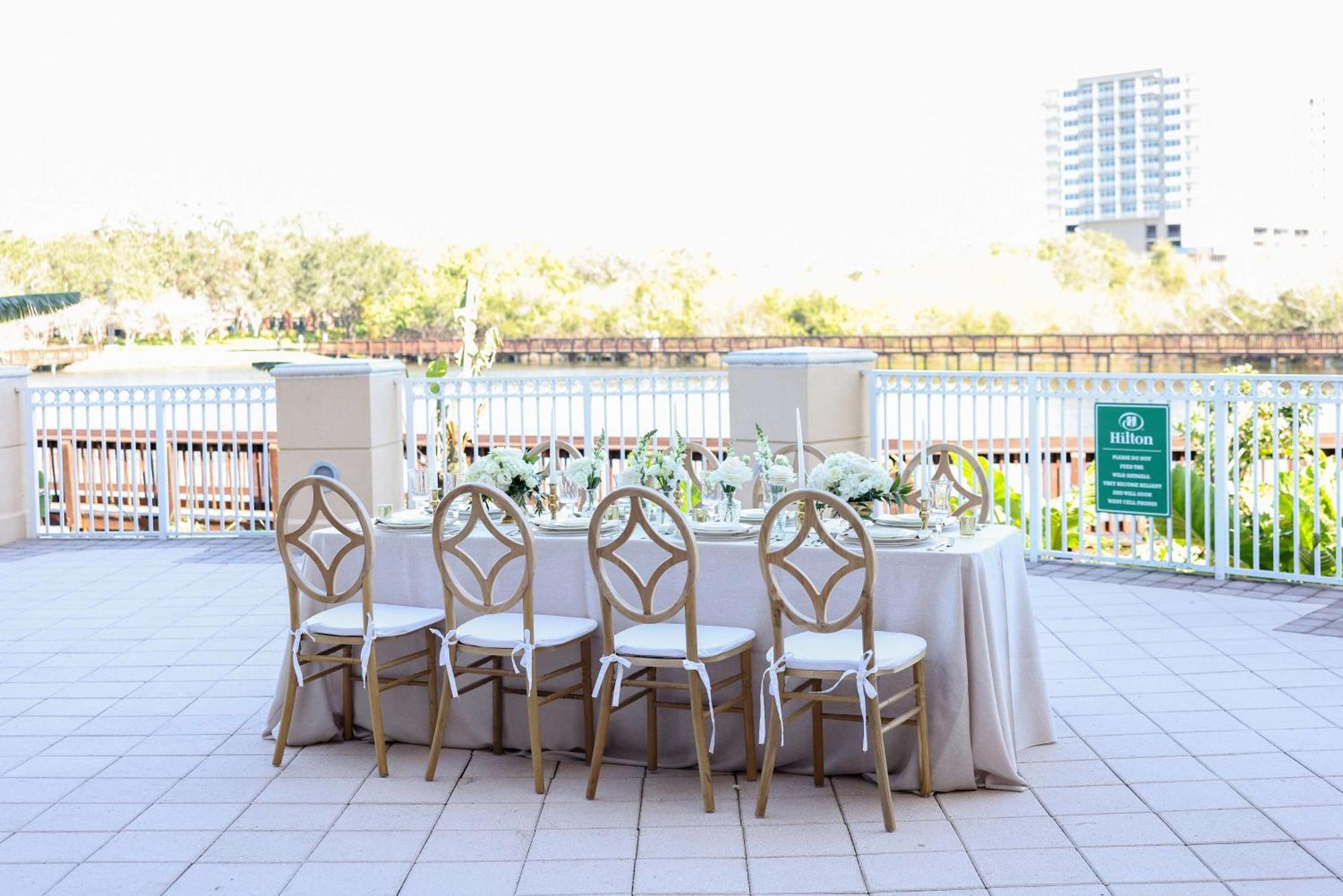 Отель Hilton St. Petersburg Carillon Park Экстерьер фото